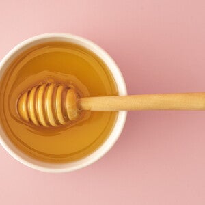 Miel de abejas para el niño