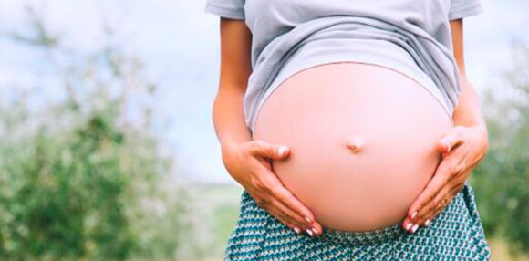 ¿Cuál es la diferencia entre gemelos y mellizos? Mamá con un embarazo múltiple.